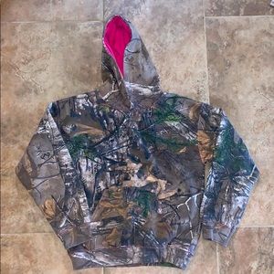 Realteee camo hoodie girls size 6-8 Small